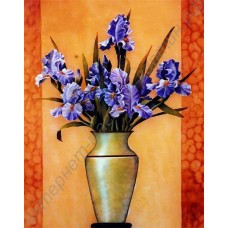 Натюрморт: фиолетовые цветы в высокой вазе, выполненный маслом на холсте
